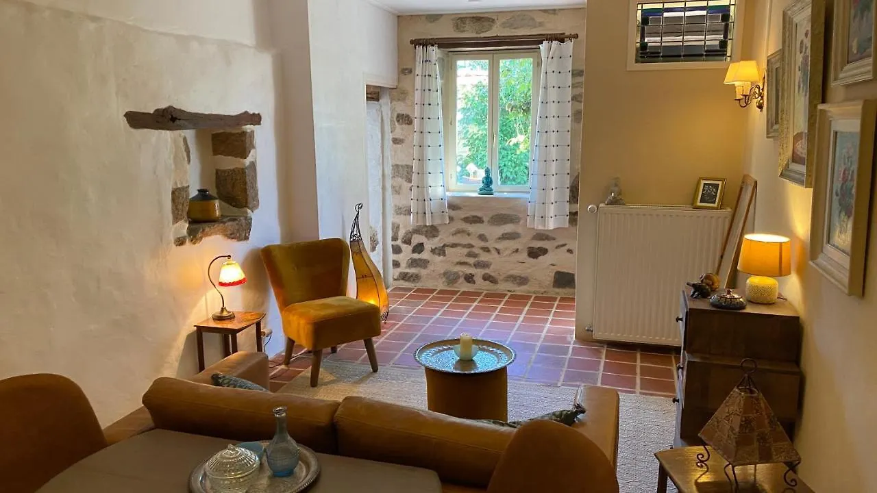 Maison Du Silence Bonnefond  Bed & Breakfast